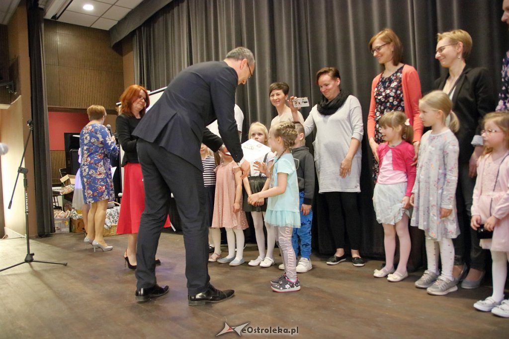 Przedszkolni poeci nagrodzeni po raz siódmy [07.05.2019] - zdjęcie #56 - eOstroleka.pl