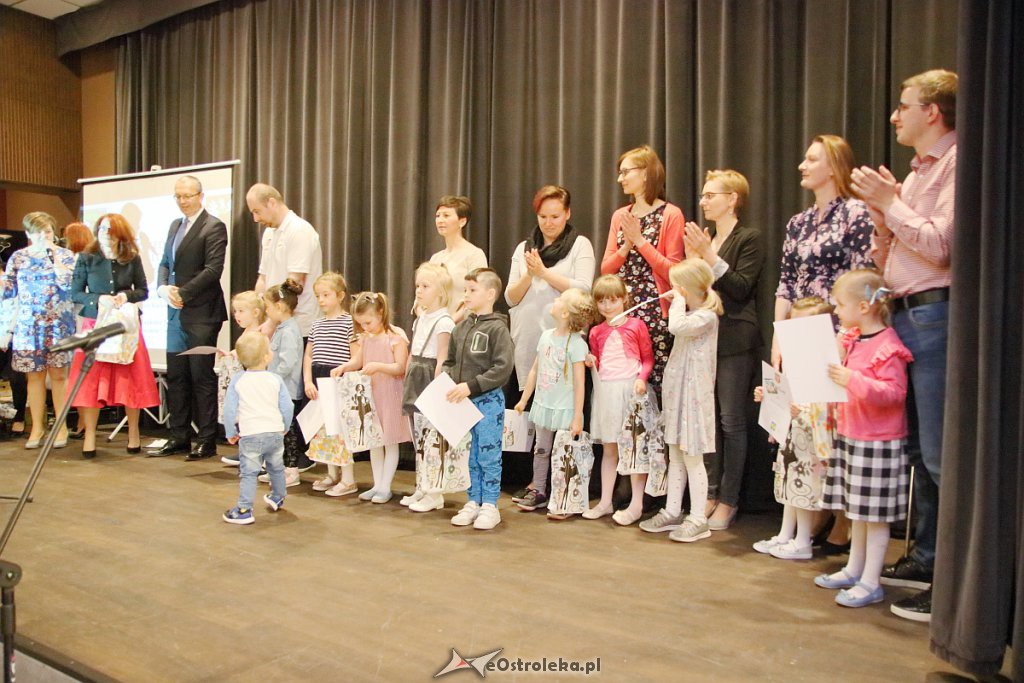Przedszkolni poeci nagrodzeni po raz siódmy [07.05.2019] - zdjęcie #63 - eOstroleka.pl