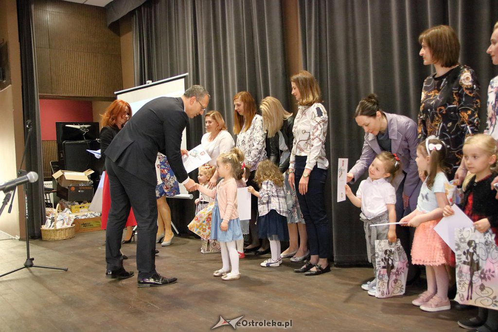 Przedszkolni poeci nagrodzeni po raz siódmy [07.05.2019] - zdjęcie #70 - eOstroleka.pl