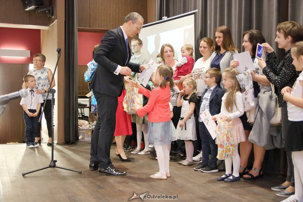 Przedszkolni poeci nagrodzeni po raz siódmy [07.05.2019] - zdjęcie #73 - eOstroleka.pl