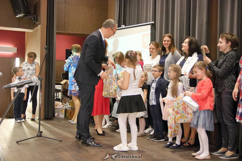 Przedszkolni poeci nagrodzeni po raz siódmy [07.05.2019] - zdjęcie #74 - eOstroleka.pl
