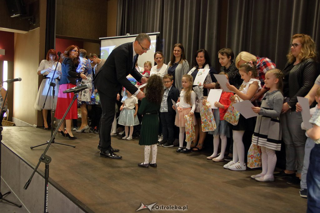 Przedszkolni poeci nagrodzeni po raz siódmy [07.05.2019] - zdjęcie #77 - eOstroleka.pl