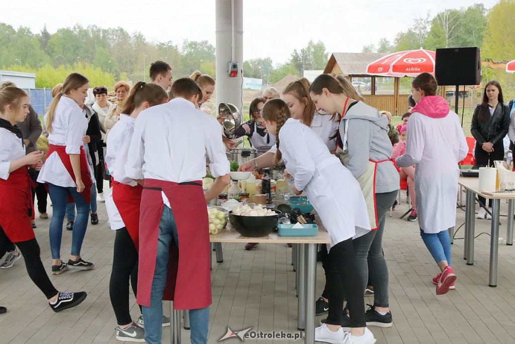 Międzypokoleniowe zmagania kulinarne w Multimedialnym Centrum Natura [10.05.2019] - zdjęcie #30 - eOstroleka.pl
