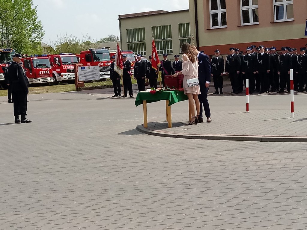 Strażacy ochotnicy z Troszyna dostali nowy wóz ratowniczo-gaśniczy [15.05.2019] - zdjęcie #5 - eOstroleka.pl