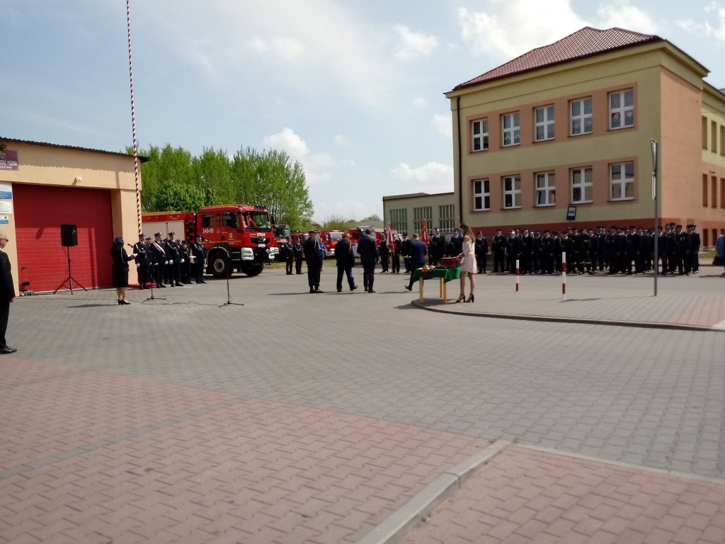 Strażacy ochotnicy z Troszyna dostali nowy wóz ratowniczo-gaśniczy [15.05.2019] - zdjęcie #11 - eOstroleka.pl