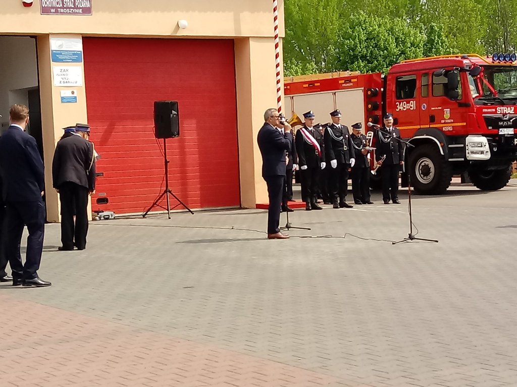 Strażacy ochotnicy z Troszyna dostali nowy wóz ratowniczo-gaśniczy [15.05.2019] - zdjęcie #12 - eOstroleka.pl