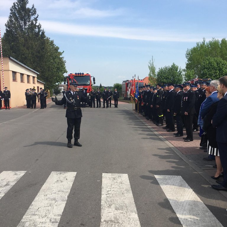 Strażacy ochotnicy z Troszyna dostali nowy wóz ratowniczo-gaśniczy [15.05.2019] - zdjęcie #17 - eOstroleka.pl