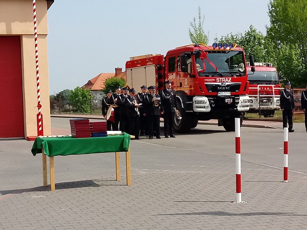 Strażacy ochotnicy z Troszyna dostali nowy wóz ratowniczo-gaśniczy [15.05.2019] - zdjęcie #27 - eOstroleka.pl