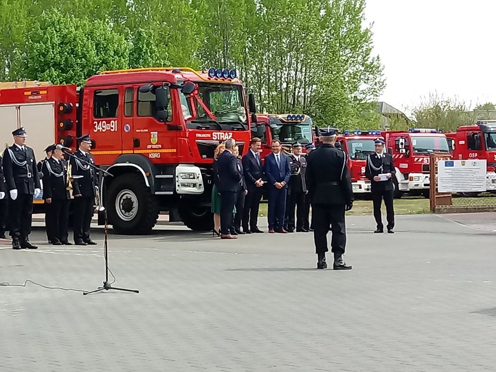 Strażacy ochotnicy z Troszyna dostali nowy wóz ratowniczo-gaśniczy [15.05.2019] - zdjęcie #28 - eOstroleka.pl