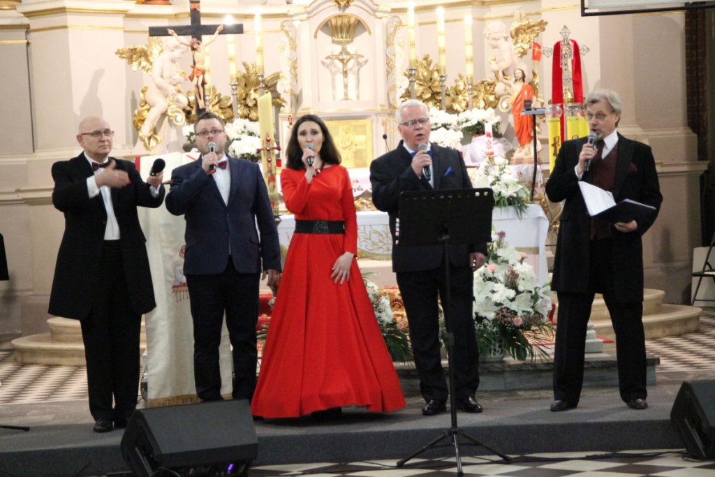 Koncert dziękczynny za pontyfikat św. Jana Pawła II [ZDJĘCIA] - zdjęcie #5 - eOstroleka.pl