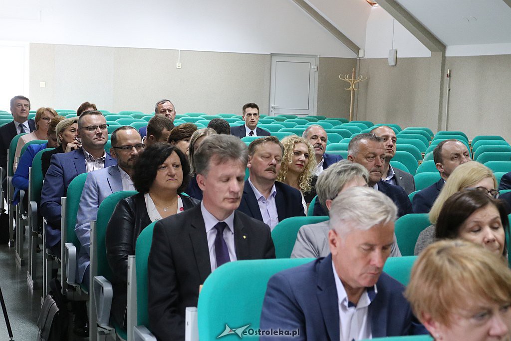 Podpisanie umów na dofinansowania dla gmin [22.5.2019] - zdjęcie #3 - eOstroleka.pl