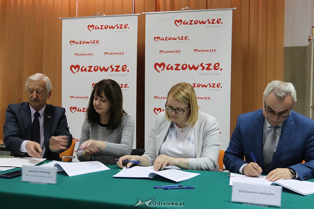 Podpisanie umów na dofinansowania dla gmin [22.5.2019] - zdjęcie #8 - eOstroleka.pl