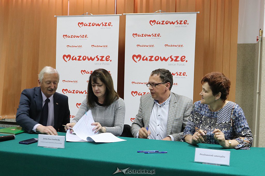 Podpisanie umów na dofinansowania dla gmin [22.5.2019] - zdjęcie #12 - eOstroleka.pl