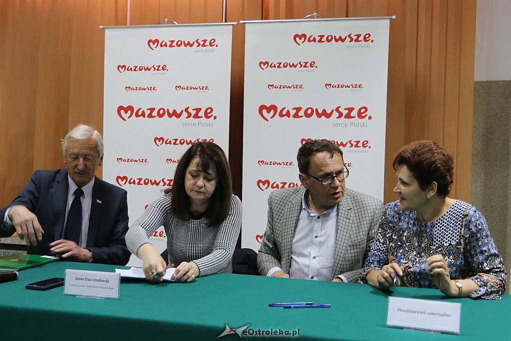 Podpisanie umów na dofinansowania dla gmin [22.5.2019] - zdjęcie #13 - eOstroleka.pl