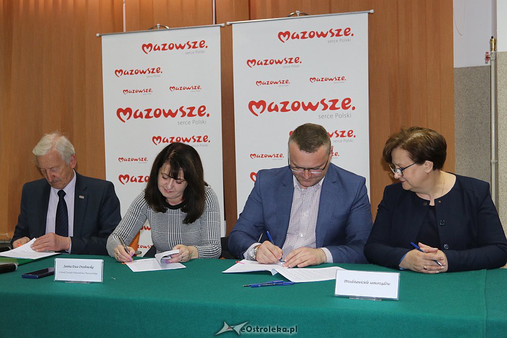 Podpisanie umów na dofinansowania dla gmin [22.5.2019] - zdjęcie #21 - eOstroleka.pl