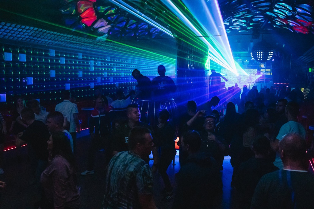 Laserowe Show w Clubie Ibiza Zalesie [16.10.2019] - zdjęcie #3 - eOstroleka.pl