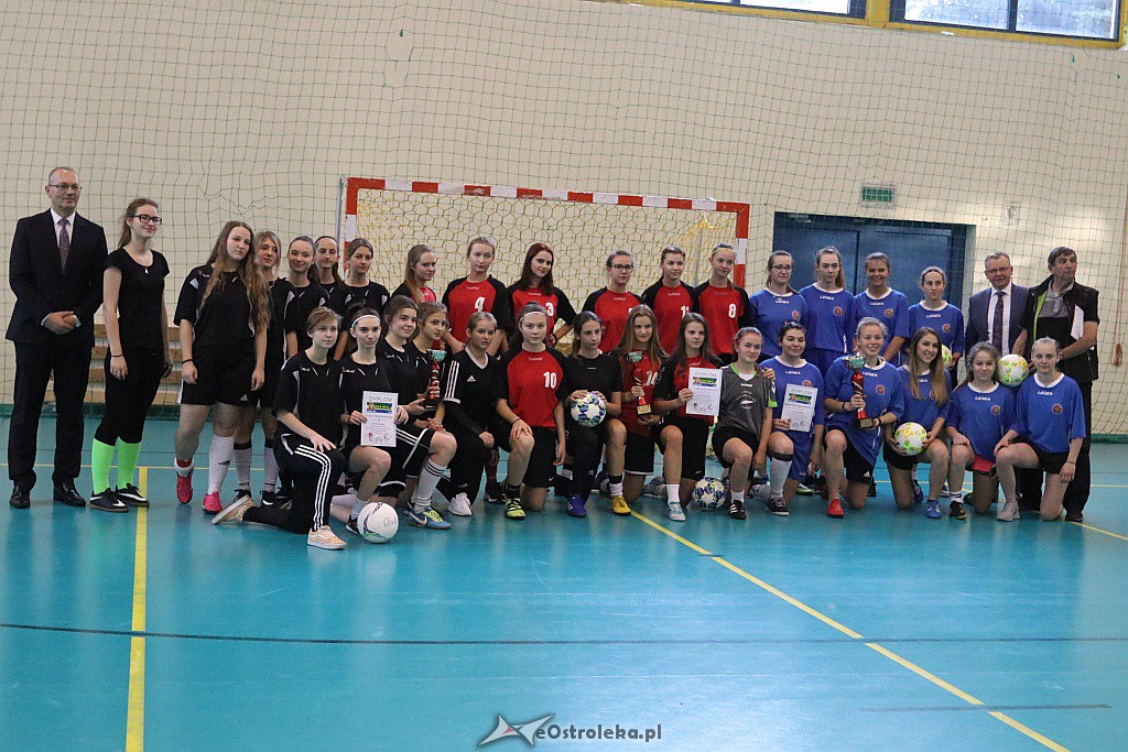 Mistrzostwa Ostrołęki szkół średnich w piłce nożnej kobiet [07.11.2019] - zdjęcie #30 - eOstroleka.pl
