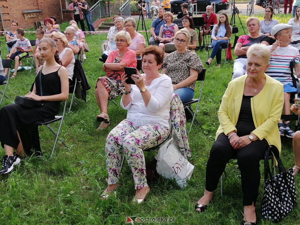 „Wojtki grają” – wokaliści ze Studia Piosenki w programie „Kochać… łatwo powiedzieć” [17.07.2020] - zdjęcie #13 - eOstroleka.pl