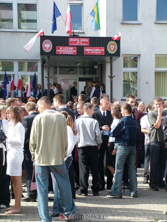 Rozpoczęcie roku szkolnego 2004/2005 - zdjęcie #11 - eOstroleka.pl