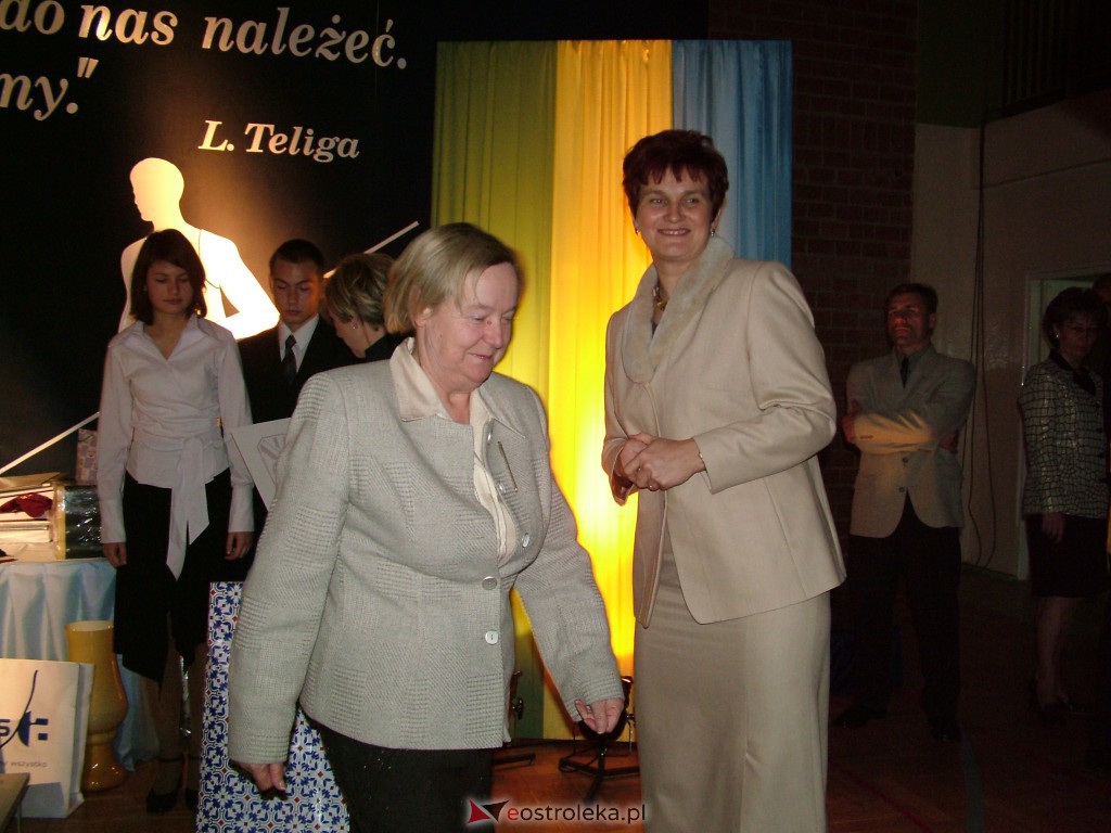 Nadanie imienia Gimnazjum nr 1 - 2004 rok - zdjęcie #25 - eOstroleka.pl