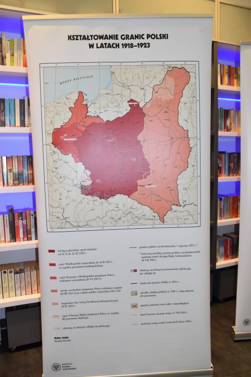 „Ojcowie Niepodległości” – patriotyczna wystawa w bibliotece w Kadzidle [19.11.2020] - zdjęcie #7 - eOstroleka.pl
