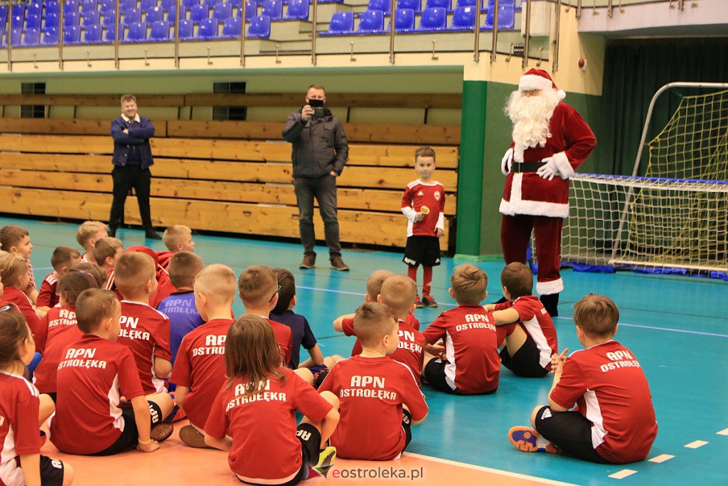 Trening APN-u zakończony świąteczną niespodzianką [23.12.2020] - zdjęcie #10 - eOstroleka.pl