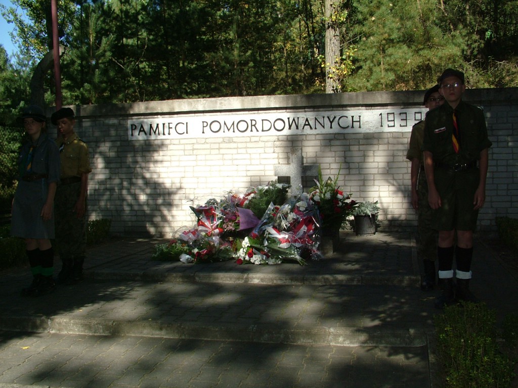 Rocznica wybuchu II wojny światowej - 1.09.2005 Ostrołęka - zdjęcie #27 - eOstroleka.pl