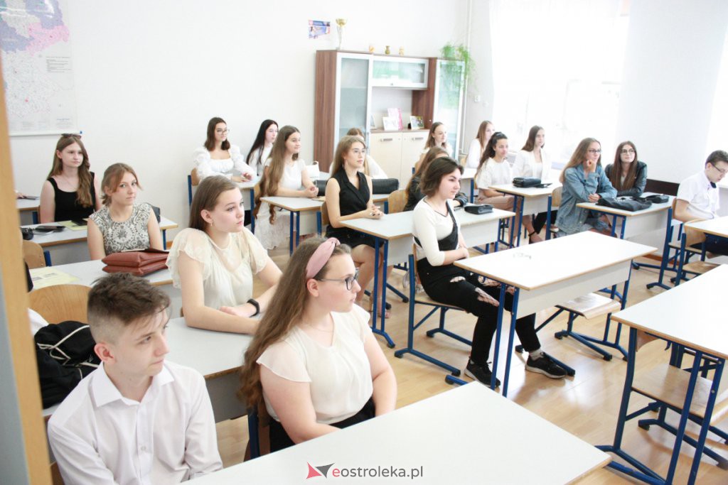 Zakończenie roku szkolnego w tzw. „małym ogólniaku” [25.06.2021] - zdjęcie #28 - eOstroleka.pl