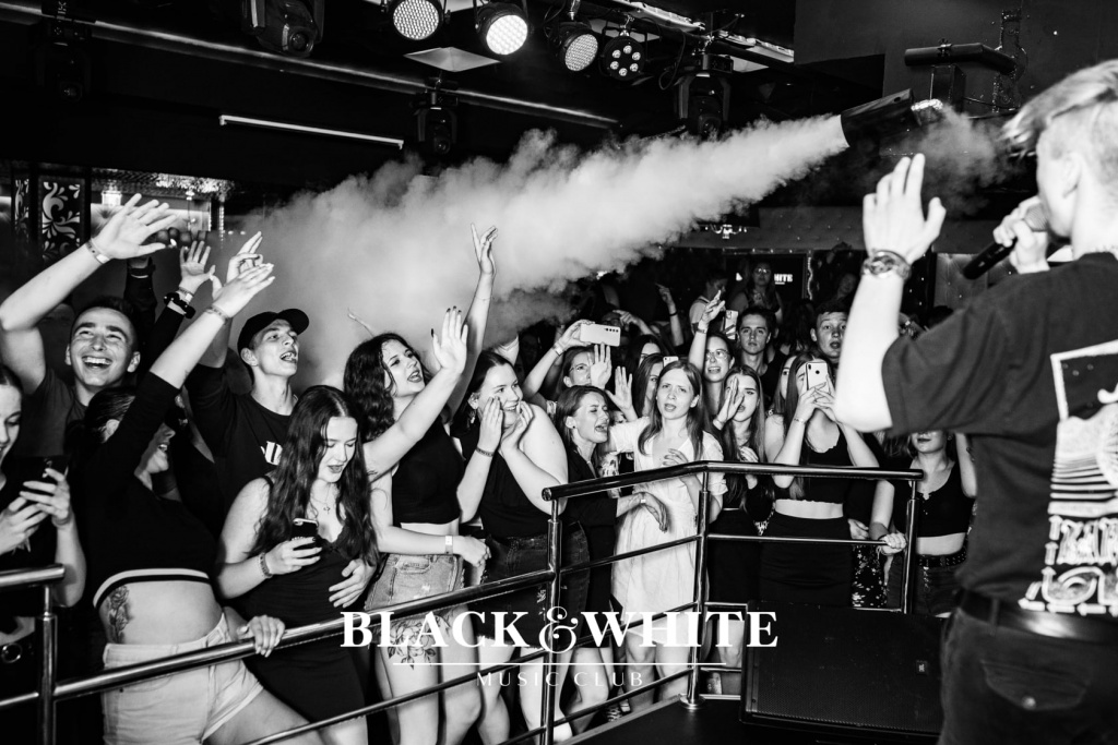 DJ SWAG w Clubie Black&White [09.07.2021] - zdjęcie #2 - eOstroleka.pl