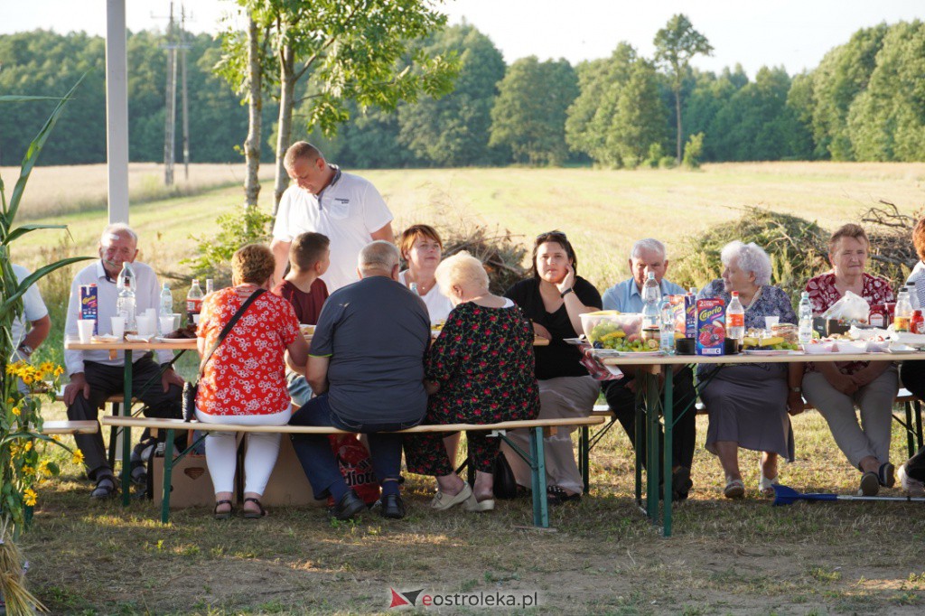 Pożegnanie lata – dożynki w miejscowości Wólka Kunińska [31.07.2021] - zdjęcie #7 - eOstroleka.pl