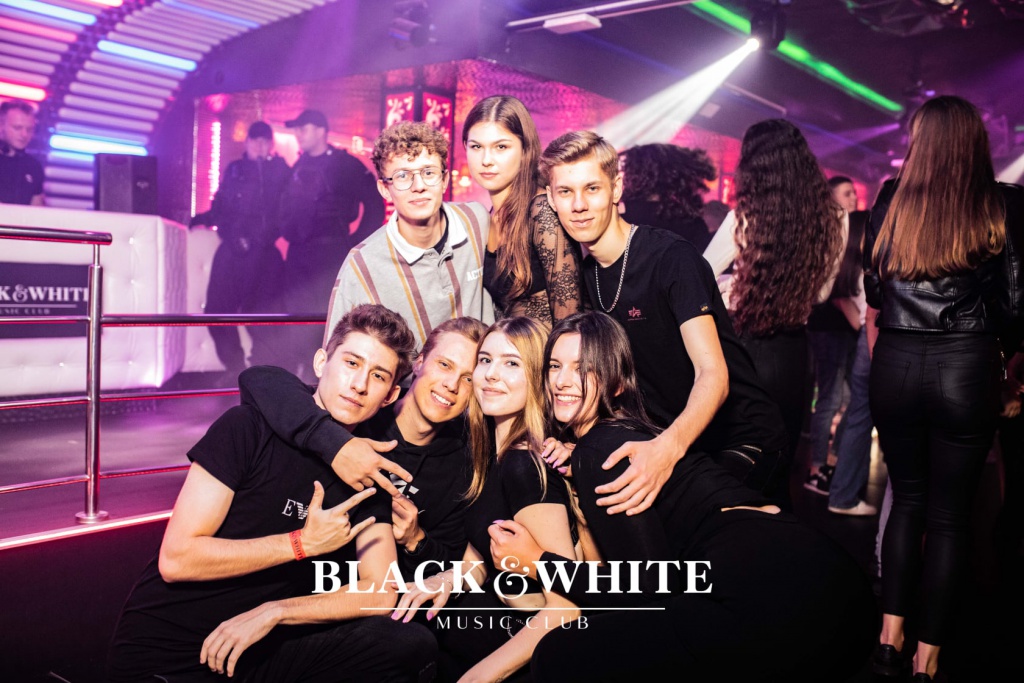 Wac Toja w Clubie Black&White [06.08.2021] - zdjęcie #9 - eOstroleka.pl