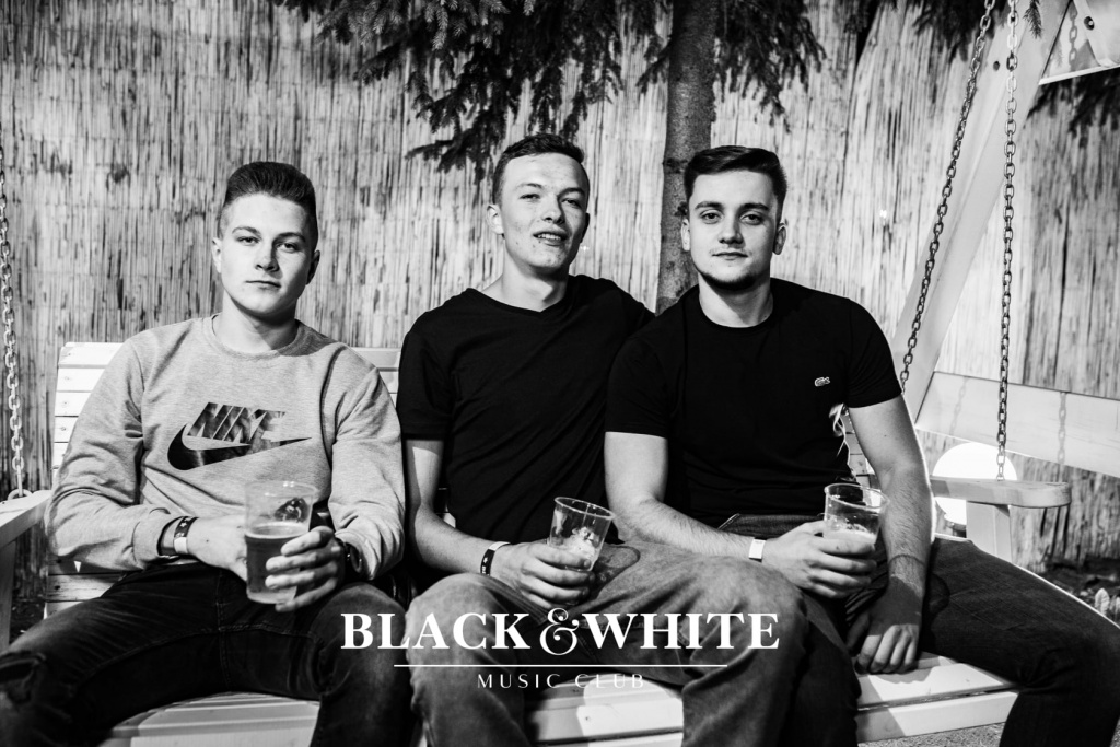 Piękni i Młodzi w Clubie Black&White [27.08.2021] - zdjęcie #20 - eOstroleka.pl