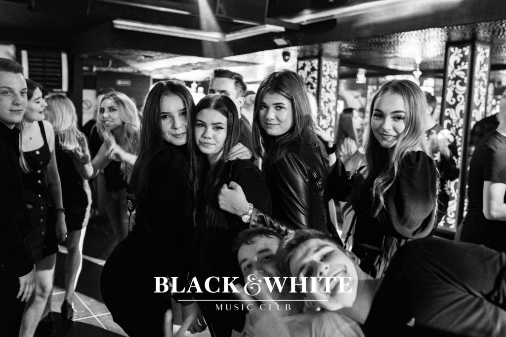 Czarne party w Clubie Black&White [11.09.2021] - zdjęcie #2 - eOstroleka.pl