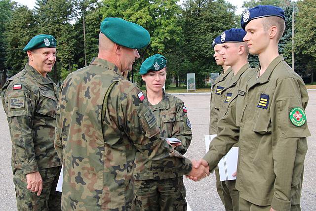 Klasy mundurowe z „dwójki” na obozie szkoleniowym w koszarach 2.ORP [11.10.2021] - zdjęcie #14 - eOstroleka.pl