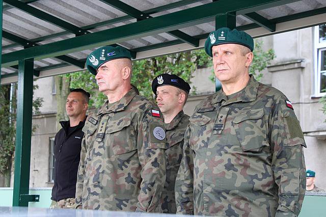 Klasy mundurowe z „dwójki” na obozie szkoleniowym w koszarach 2.ORP [11.10.2021] - zdjęcie #16 - eOstroleka.pl