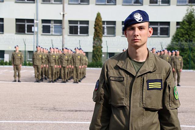 Klasy mundurowe z „dwójki” na obozie szkoleniowym w koszarach 2.ORP [11.10.2021] - zdjęcie #5 - eOstroleka.pl
