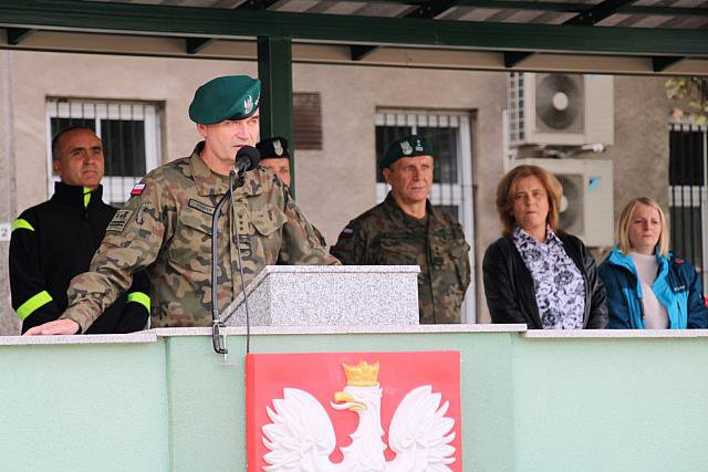 Klasy mundurowe z „dwójki” na obozie szkoleniowym w koszarach 2.ORP [11.10.2021] - zdjęcie #6 - eOstroleka.pl