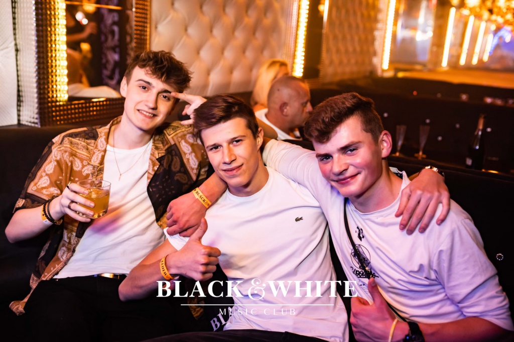 Łobuzy na trzecie urodziny Clubu Black&White [22.10.2021] - zdjęcie #6 - eOstroleka.pl