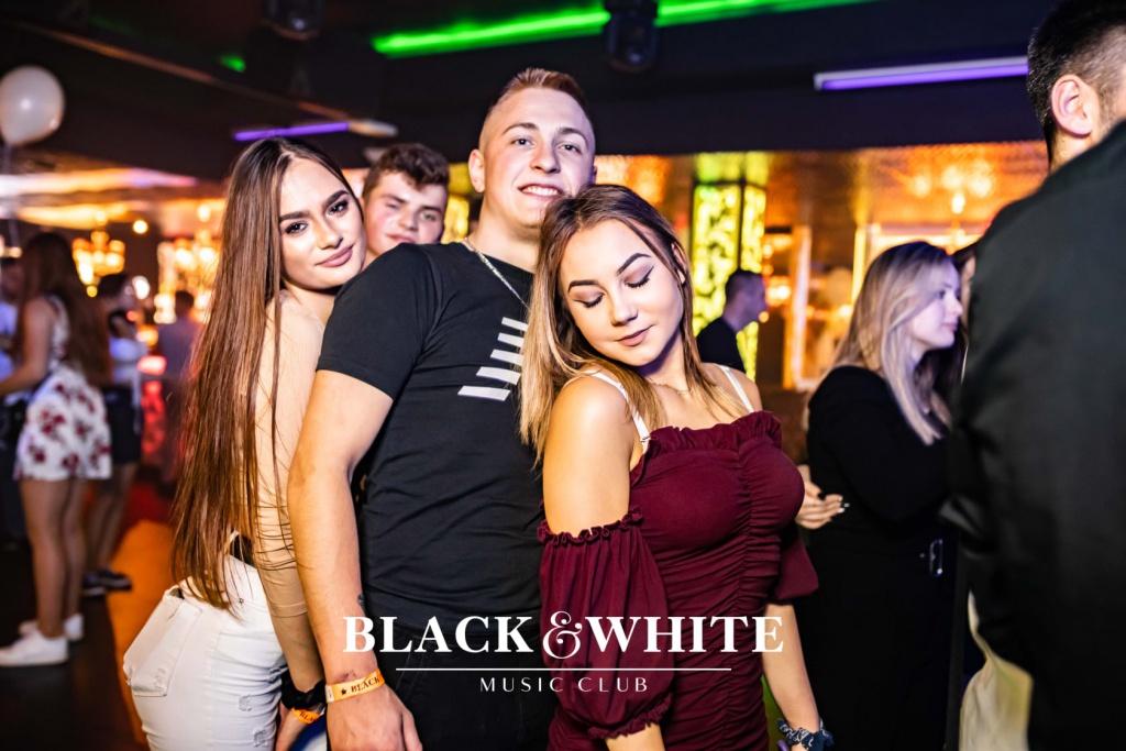 Łobuzy na trzecie urodziny Clubu Black&White [22.10.2021] - zdjęcie #18 - eOstroleka.pl