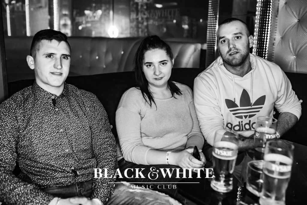 Łobuzy na trzecie urodziny Clubu Black&White [22.10.2021] - zdjęcie #39 - eOstroleka.pl