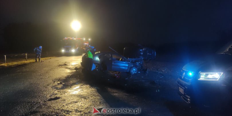 Poważny wypadek w Babie koło Łysych. W akcji śmigłowiec LPR [24.11.2021] - zdjęcie #14 - eOstroleka.pl