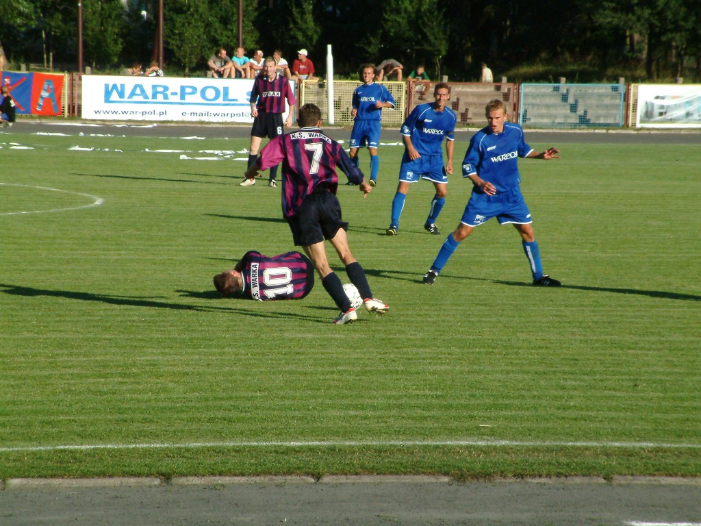 Narew Ostrołęka - KS Warka, mecz IV ligi, 11.08.2004 - zdjęcie #1 - eOstroleka.pl