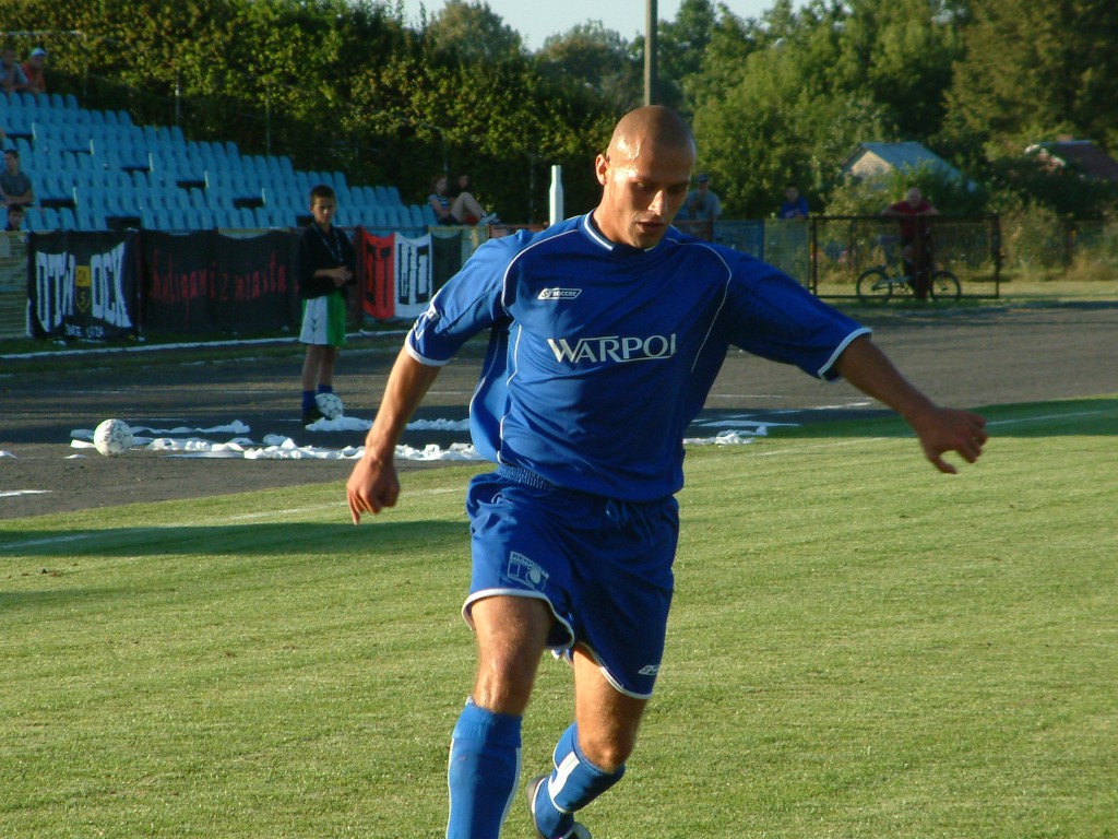 Narew Ostrołęka - KS Warka, mecz IV ligi, 11.08.2004 - zdjęcie #4 - eOstroleka.pl