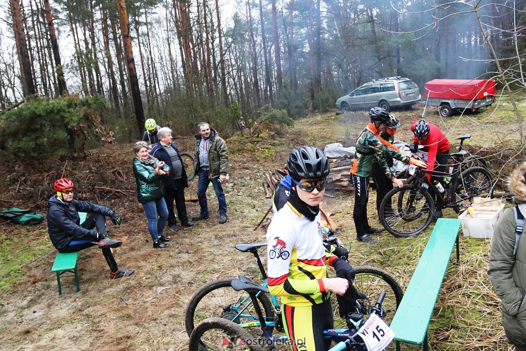 Noworoczny wyścig kolarski w Teodorowie [02.01.2022] - zdjęcie #10 - eOstroleka.pl