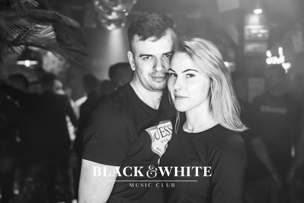 Koktajlowe święta w Clubie Black&White [07.01.2022] - zdjęcie #15 - eOstroleka.pl