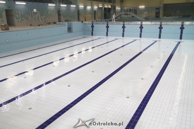 Pierwsza woda w basenie (01.02.2011) - zdjęcie #11 - eOstroleka.pl