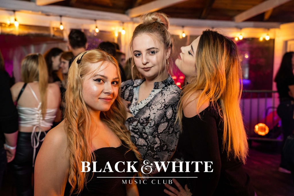 Kolejne weekendowe spotkanie w Clubie Black&White [29.01.2022] - zdjęcie #4 - eOstroleka.pl