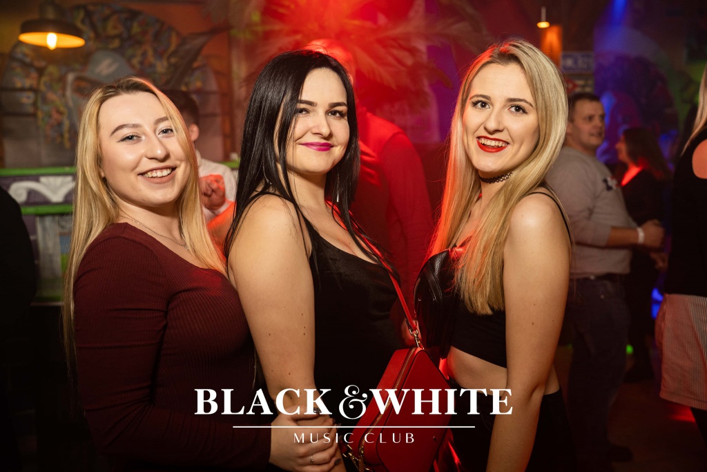 Kolejne weekendowe spotkanie w Clubie Black&White [29.01.2022] - zdjęcie #23 - eOstroleka.pl
