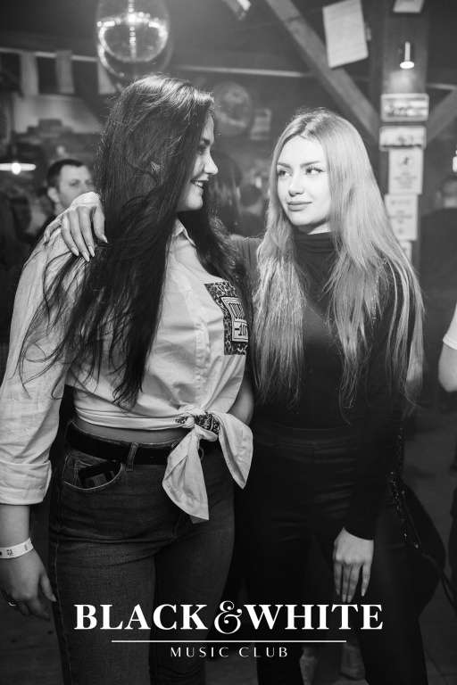 Kolejne weekendowe spotkanie w Clubie Black&White [29.01.2022] - zdjęcie #28 - eOstroleka.pl
