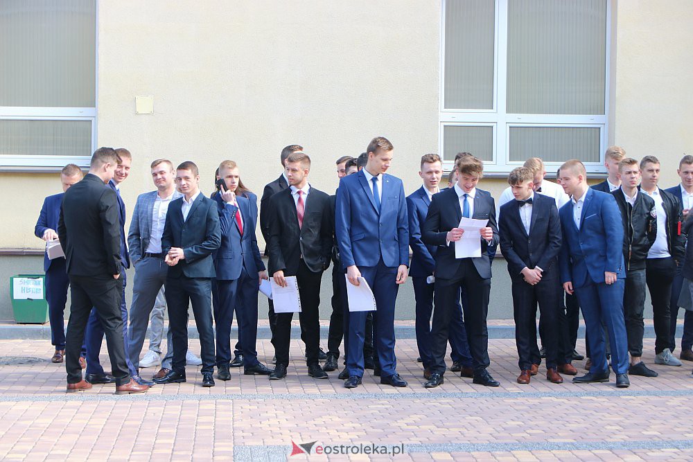 Zakończenie roku szkolnego maturzystów z ZSZ nr 1 [29.04.2022] - zdjęcie #4 - eOstroleka.pl